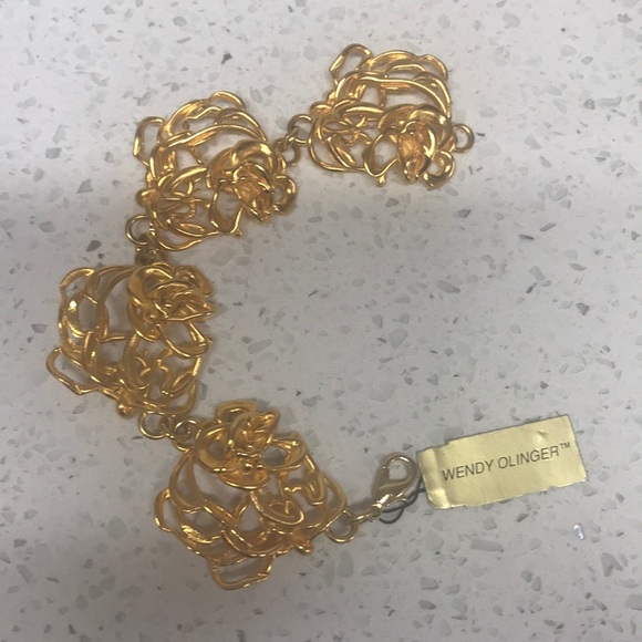 Vintage Wendy Olinger  Gold-tone Bracelet - Picture 3 of 8